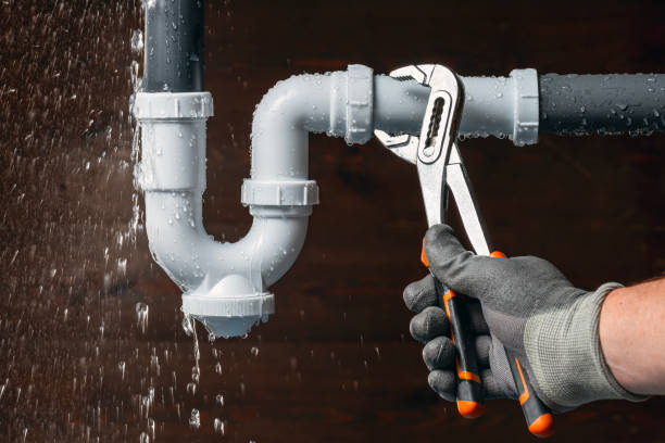 Professional Drain Cleaning technician working in Peak, SC